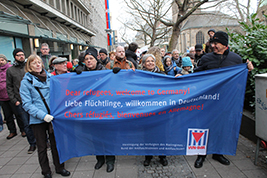 Der Protest gegen einen geplanten Aufmarsch der Hogesa am 18. Januar in Essen vereinte über 150 Organisationen, Parteien, Initiativen, Sportverbände und mindestens 300 Einzelpersonen. Foto: Detlef Deymann.